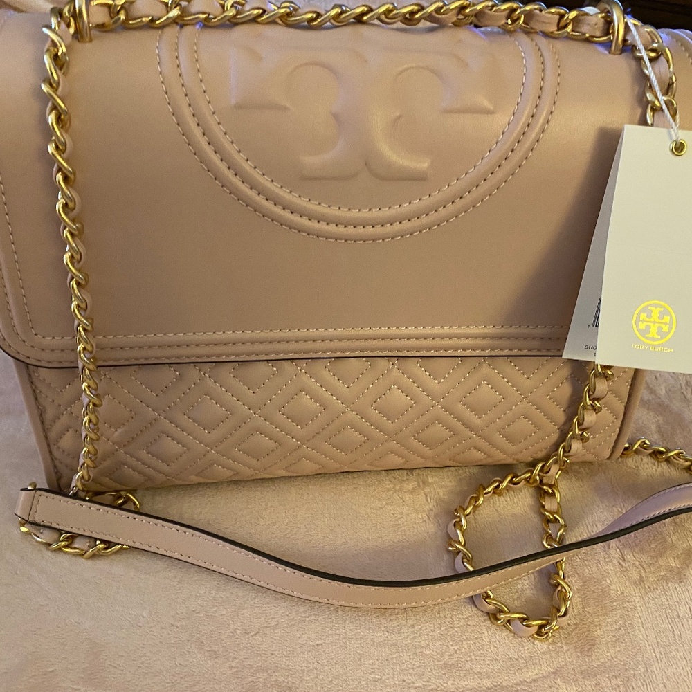 Brand New Never worn Tory Burch Shell Pink bag